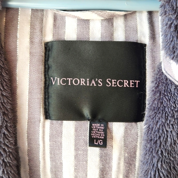 Victoria's Secret Plush Gray Robe Large - Picture 4 of 7